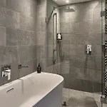 Hotel The